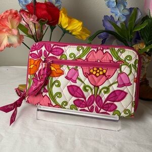 NWOT Vera Bradley Lilli Bell Zip Around Wallet Retired Clutch